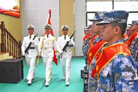 此刻，定格军旅荣光图片