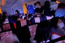 班机起飞后舱内传出爆炸声还冒黑烟，现场画面曝光！法航最新回应：起飞14分钟后发现技术故障图片