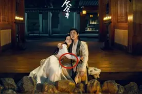和已婚人士拍戏怎么避嫌？李沁A字搂，谭松韵抓衣袖，杨幂最彪悍图片