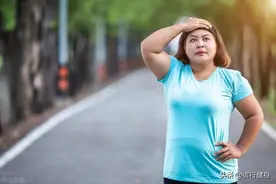 每天早晚各跑5至8公里减肥，肥还没减掉，身体先垮了图片