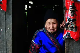 70岁母亲在儿子家住了5天，被儿媳嫌弃3次，孙女：你也有老的时候图片