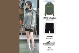 女明星的衣服看着很平淡，但加一起也得一万多，杨幂就是个例子图片