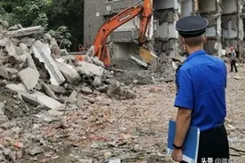 未采取喷淋等降尘措施 成都下同仁路一处拆迁工地面临重罚图片
