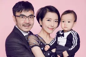 42岁杨乐乐终于复出了，当7年全职妈妈，在节目自曝隐退原因图片