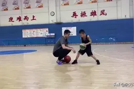韩德君儿子成为新队宠！险些错过辽篮，推迟婚礼妻子没有怨言图片