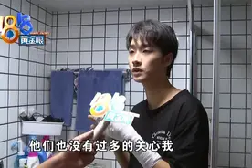 小张被浴室玻璃门割伤手，热搜第一！小伙误打误撞成了网红，刚刚记者又联系了小张图片