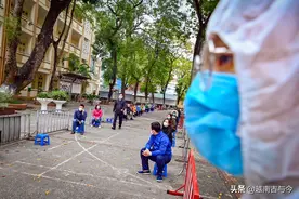 越南疫情100天记录：全民防疫下无病例死亡，社会隔离措施影响大图片