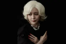范冰冰惊现老年妆，白发优雅端正，穿西装宛如气质老太太图片