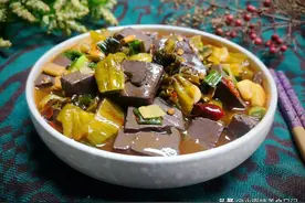 天冷时，一定要吃这道暖身菜，酸爽开胃，没放肉，却比肉还好吃图片