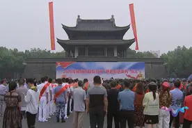 扬州市举行“迎老兵·送新兵”仪式图片