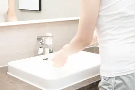 女性有子宫息肉可能会出现这5个症状，知道这几点，预防妇科疾病视频封面