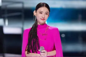 张柏芝美到“骨子里”，穿玫红色上衣配阔腿裤，颜值气质无敌了图片