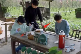 《向往5》又惹争议，黄磊做早餐饭量不够，彭昱畅张子枫吃盒饭图片
