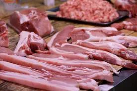 30年肉店老板教你在家做灌香肠，做法简单，一次就成功图片