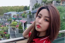表面清纯，内心“好色”的女人，少不了会有3种特征，要小心提防图片