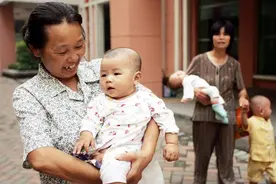 一位68岁老太的悔恨：对儿子好30年，是我这辈子后悔的事图片