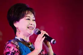 75岁李谷一：恩师弃她转娶小18岁娇妻，现任丈夫爱她到生命尽头图片