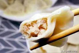 包萝卜馅饺子，萝卜丝焯水还是盐杀？老厨师：都不用，炒一炒就好图片
