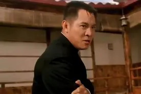 ​世界拳王周比利：打断李连杰胳膊,一脚踢飞吴京,无人敢与他对戏图片