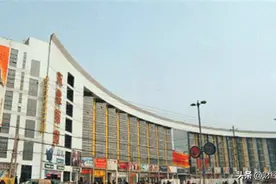 百亿资产大战：山东地产富豪57岁逝世，女主播妻子与小叔子相斗图片
