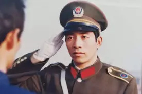 警察什么级别可以穿白衬衫？图片