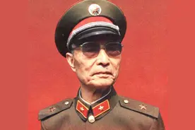 师长老资格，副师长暴脾气，“形同水火”，他们会合得来吗？图片