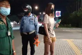 柬埔寨辣妹开宝马撞摩托，致2人重伤图片