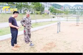 中越边境广西段扫雷行动：尖刀士兵铁汉柔情，扫除2000多个地雷视频封面