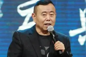 1996年，潘长江春晚走红，却想抛弃一起住男厕8年的妻子！图片