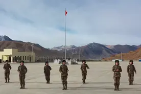 苦中有乐！兵哥兵姐在高原跳起民族舞图片