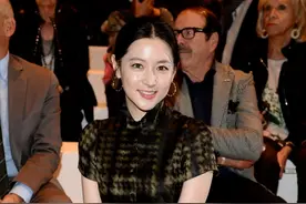 50岁李英爱越看越美，穿旗袍裙满身贵妇气质，不愧是氧气美女图片