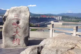 我国大坝越修越多，美国却拆坝上瘾，接连拆除1600座，这是为何？图片