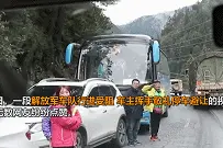 这些敬礼的瞬间，太感人图片