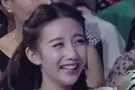 她曾是《非诚勿扰》观众，因一个镜头进入演艺界，曾搭档刘恺威！图片