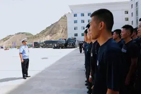 【强担当 除隐患 防事故 保安全】兰州特警转隶属50名警力直奔交管一线图片