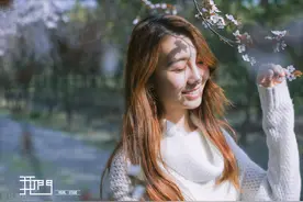 当你的笑容绽开，这世界突然填满色彩图片