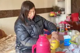 43岁就当外婆！杭州女子为帮女儿带二胎，无奈辞职回家：我和小姐妹都有一个烦恼图片