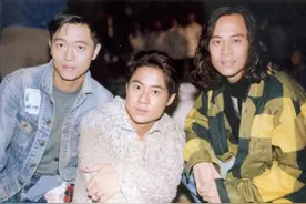 草蜢乐队蔡一智晒全家福，为15岁女儿庆生，一家人三个姓长相相似图片