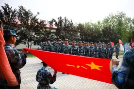 看我几分像从前？图片