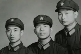 李家骥：陪伴主席13年，临走前主席3次挽留，最后一次当场落泪图片