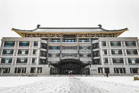 落在一个人一生中的雪，我们能看见几次？其实，每个人都需要温度图片