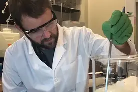 为了吹出史上最大泡泡，科学家竟然把实验室当作游乐场......图片
