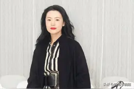 腿粗、胯宽女人，别“塞裤腰”了！学学咏梅的藏肉穿法，真实用图片