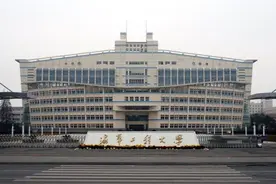 军校：海军工程大学 具有鲜明海军特色的全国重点大学，附分数线图片
