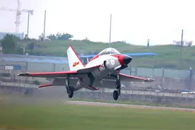 专为培养海军飞行员，又一款舰载机首飞成功，贵飞这次立了大功图片