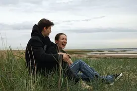 一个人到底爱不爱你，这些细节就是证明图片