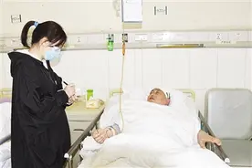 南阳杨照峰：只要能站着，我就不离开我的岗位图片