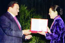 2005年第4次中科院竞选，69岁的李爱珍：我就不占用国家资源了图片