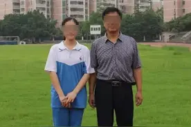 女毕业生实名举报高中老师性骚扰，多名女生也称曾遭其猥亵，校方对其通报批评，警方已介入调查图片