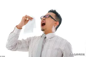 小伙电话里跟人吵架，连打十几个喷嚏后，竟然脑出血图片